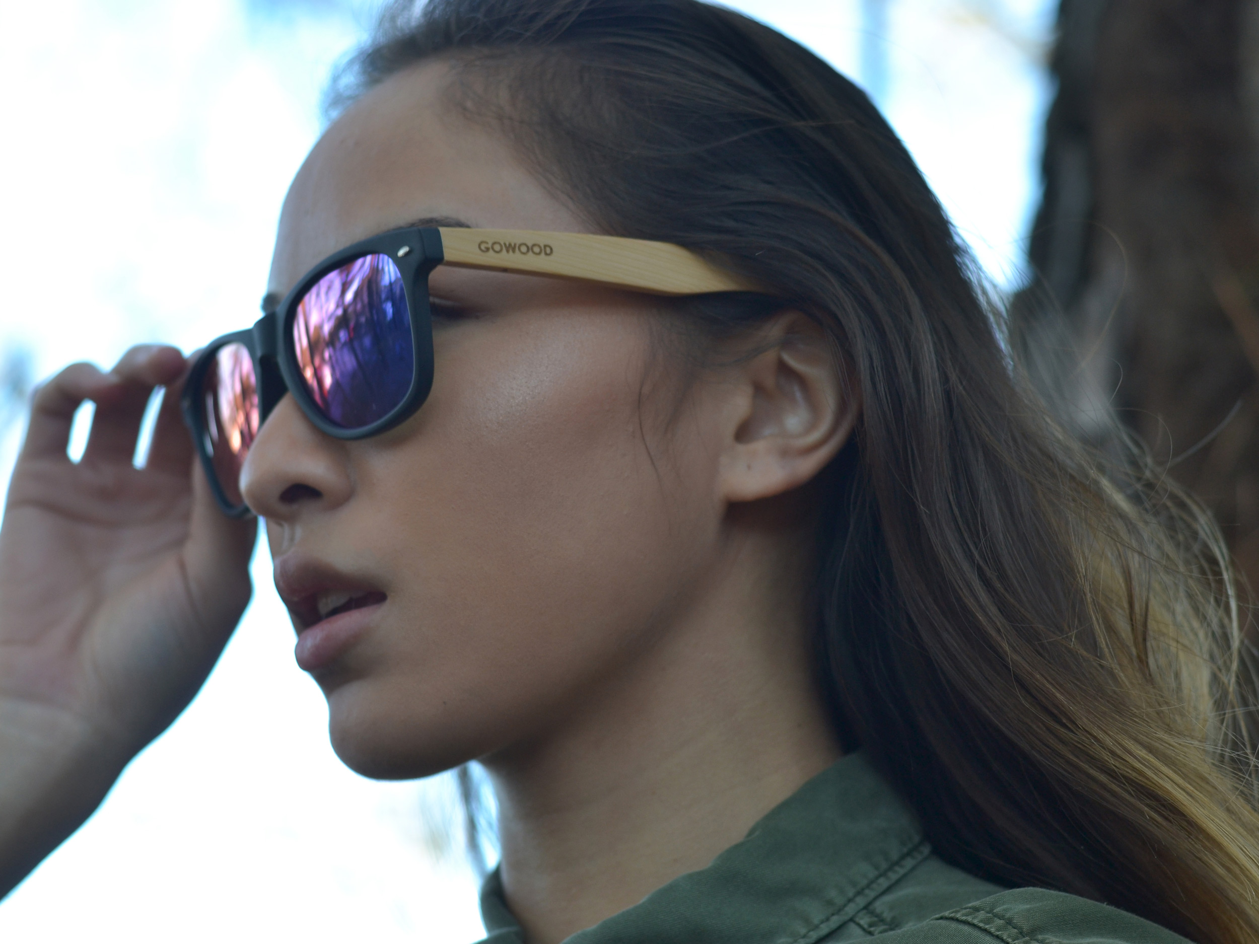 classic wayfarer sunglasses blue mirrored lenses model