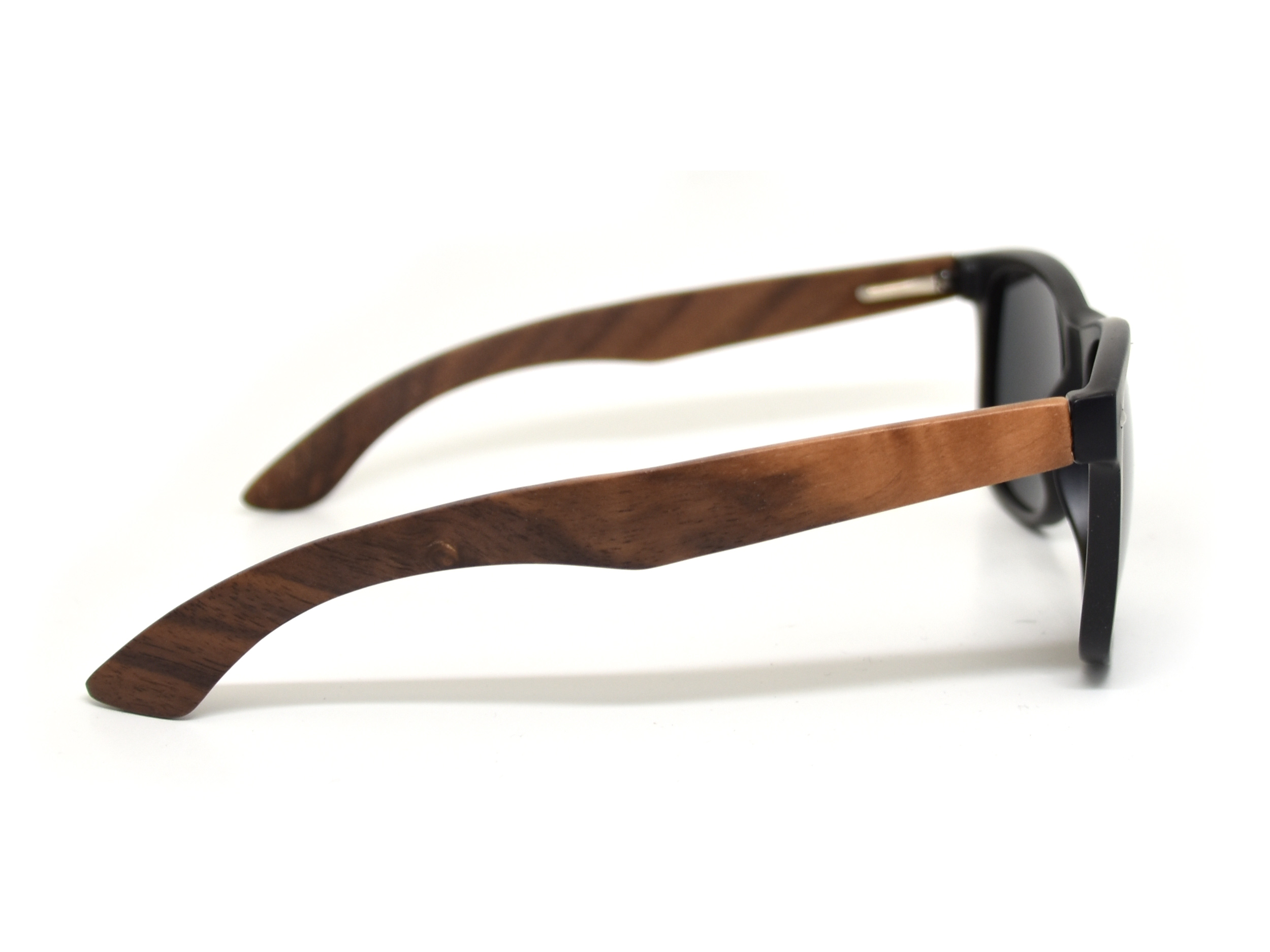 classic wayfarer sunglasses with walnut legs right
