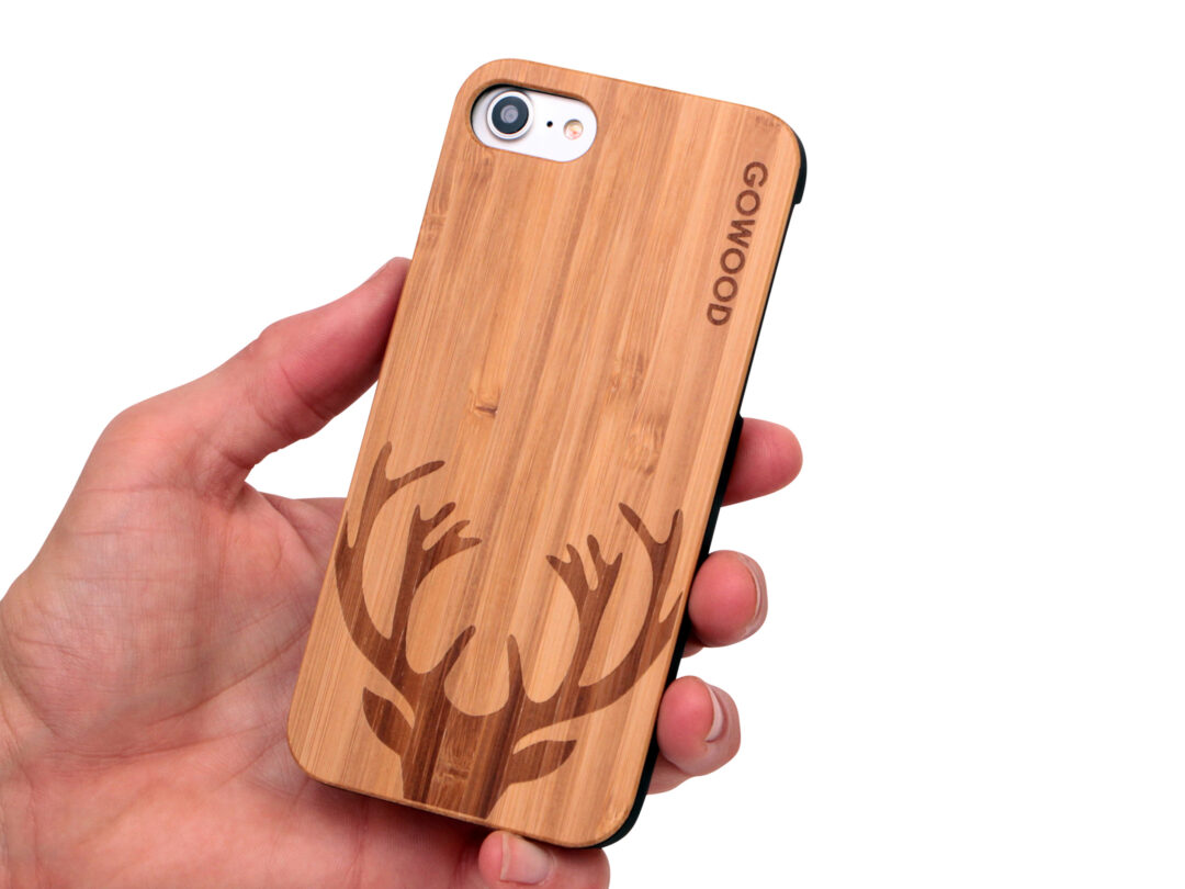 iPhone 7 and 8 wood case deer use 1