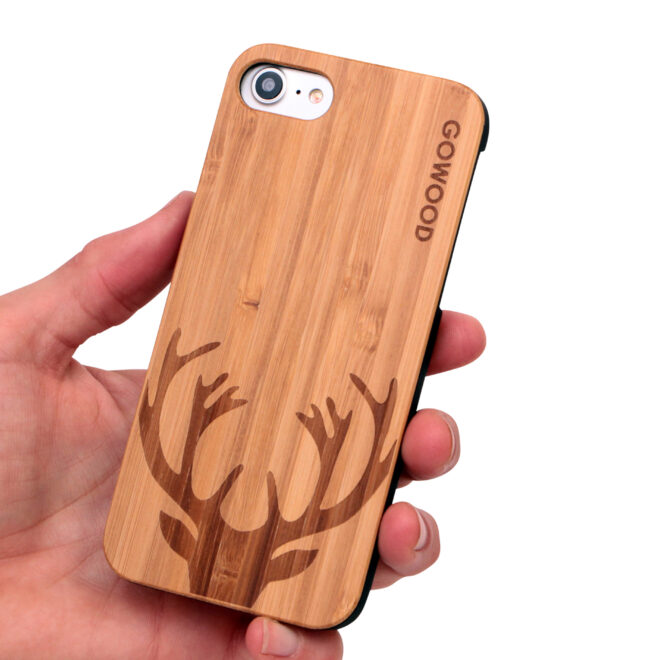 étui iPhone 7 et 8 en bois - bambou chevreuil usage