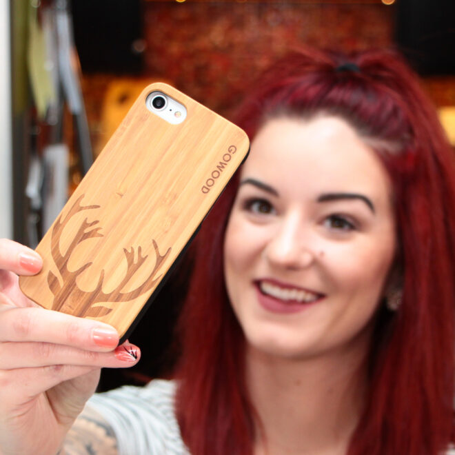 iPhone 7 and 8 wood case deer use 4