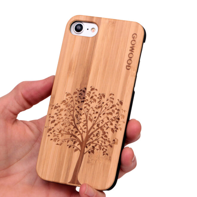 iPhone 7 and 8 wood case tree user 1
