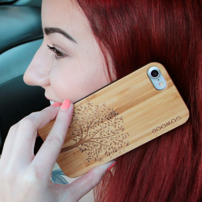 iPhone 7 and 8 wood case tree user 3
