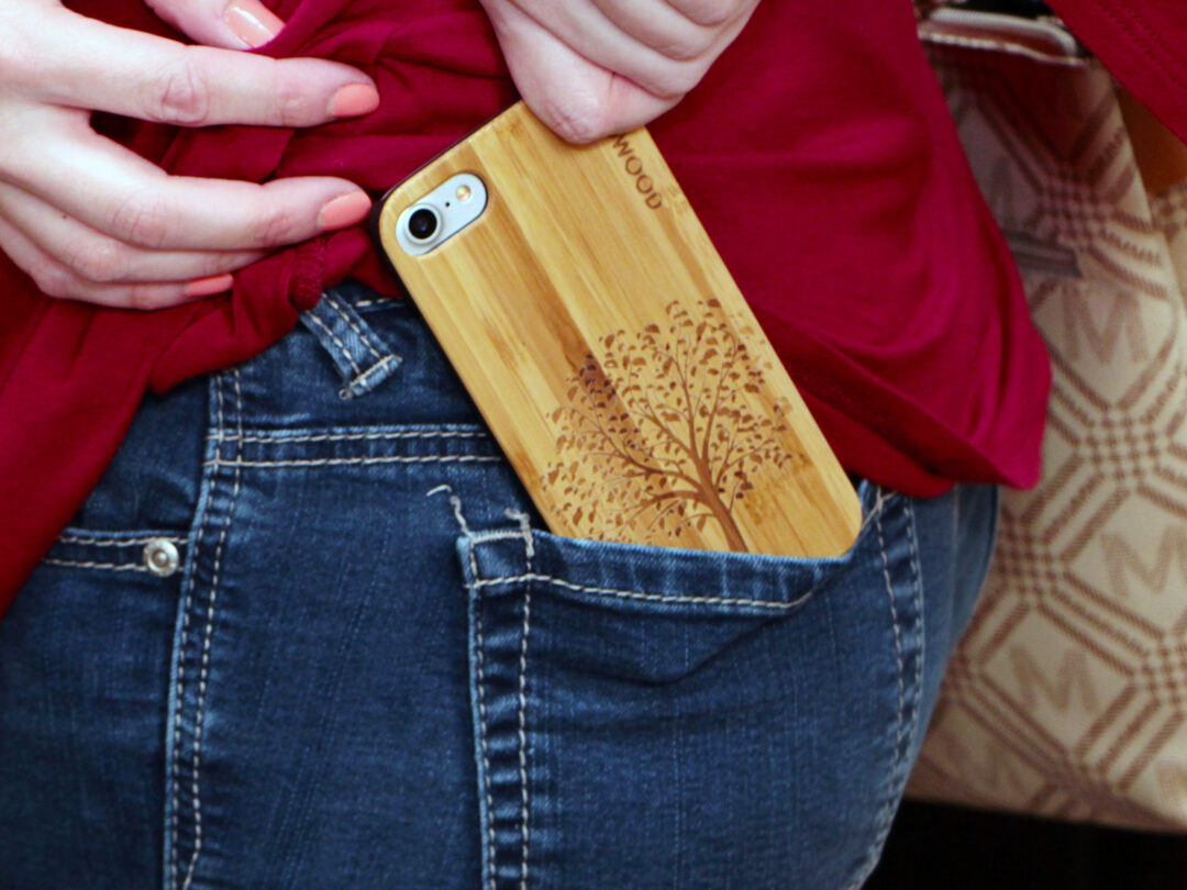 iPhone 7 and 8 wood case tree user 4