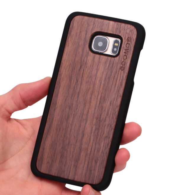 Samsung Galaxy S7 Edge wood case walnut user 1