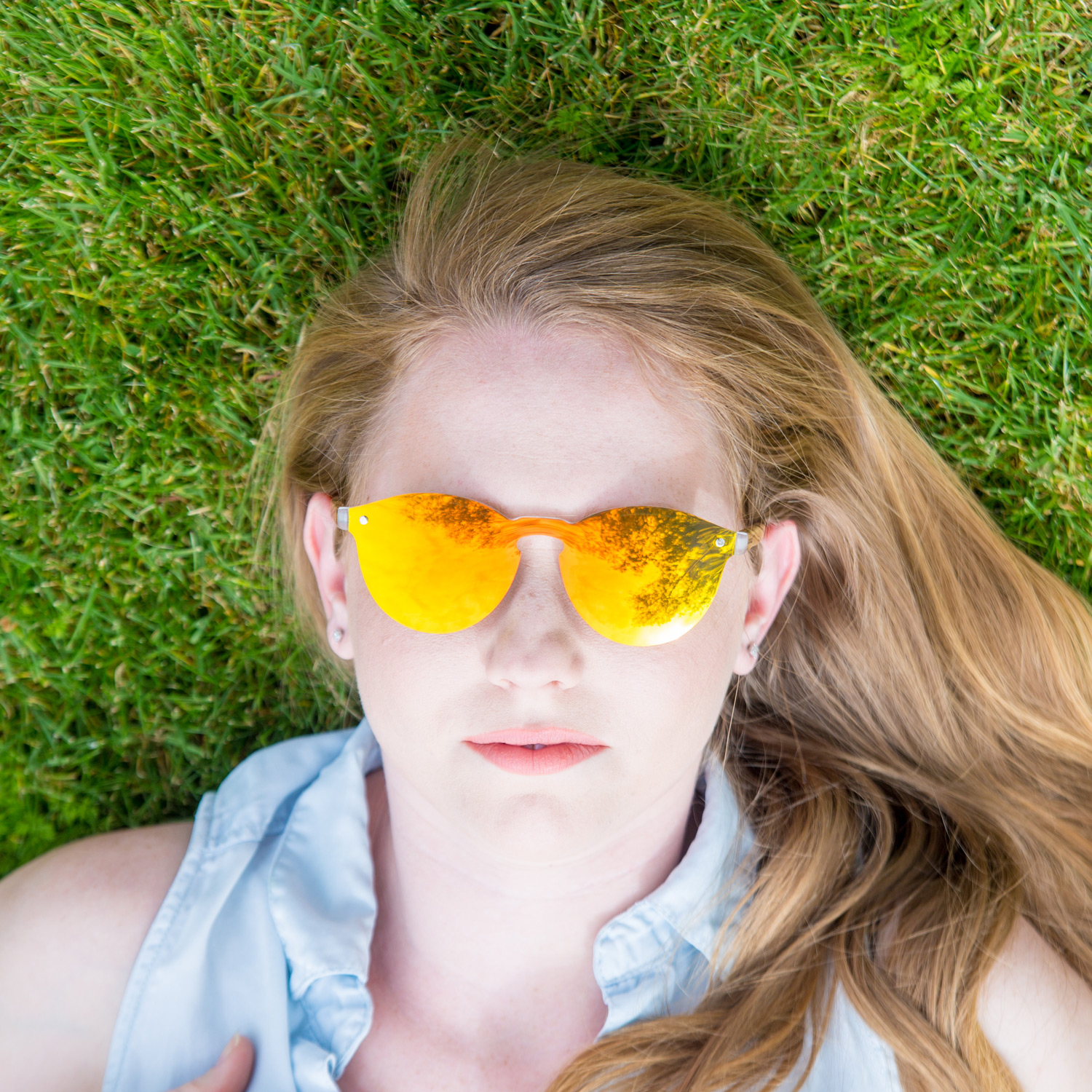 Round zebra wood sunglasses gold polarized one piece lens on women