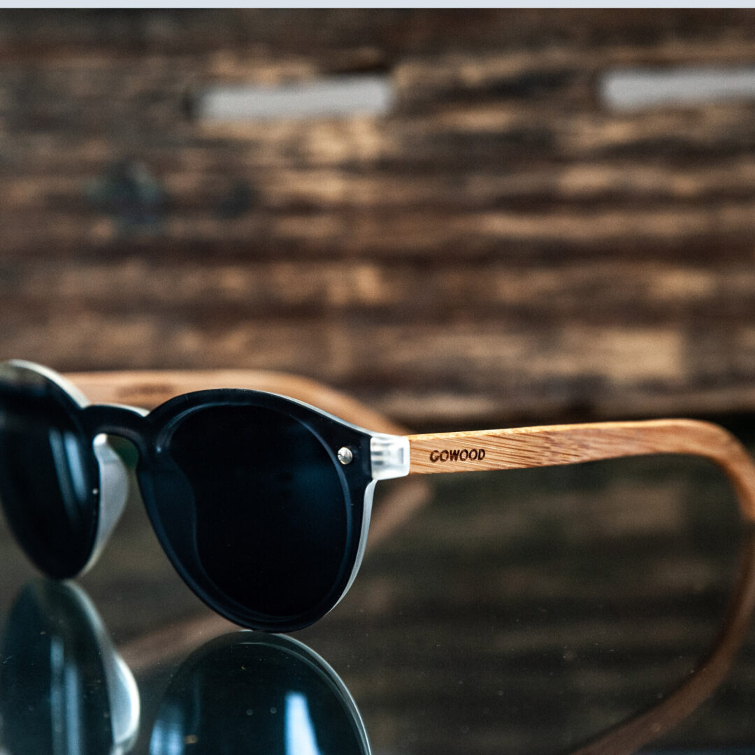 Round bamboo wood sunglasses black polarized lenses