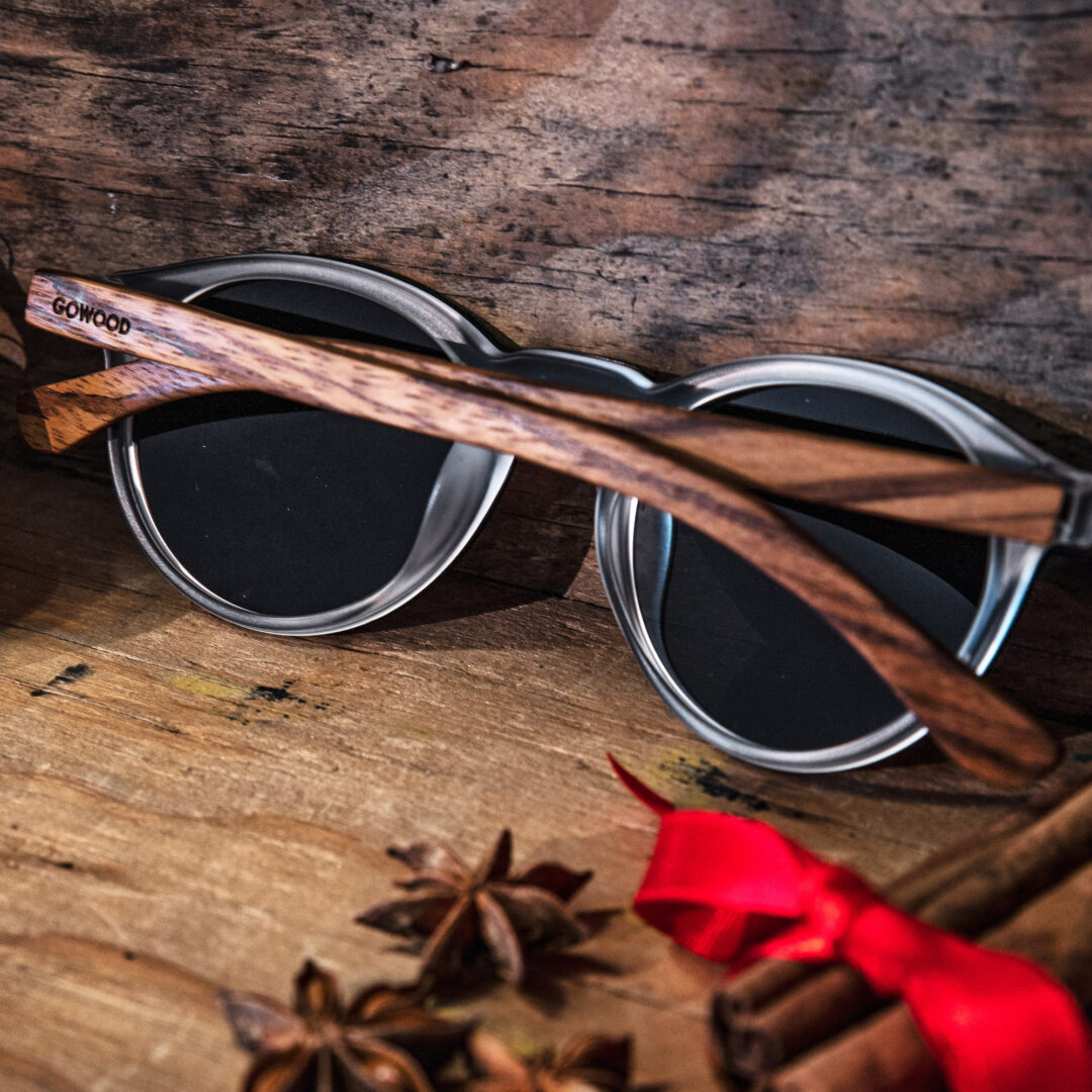 Round zebra wood sunglasses black polarized lenses