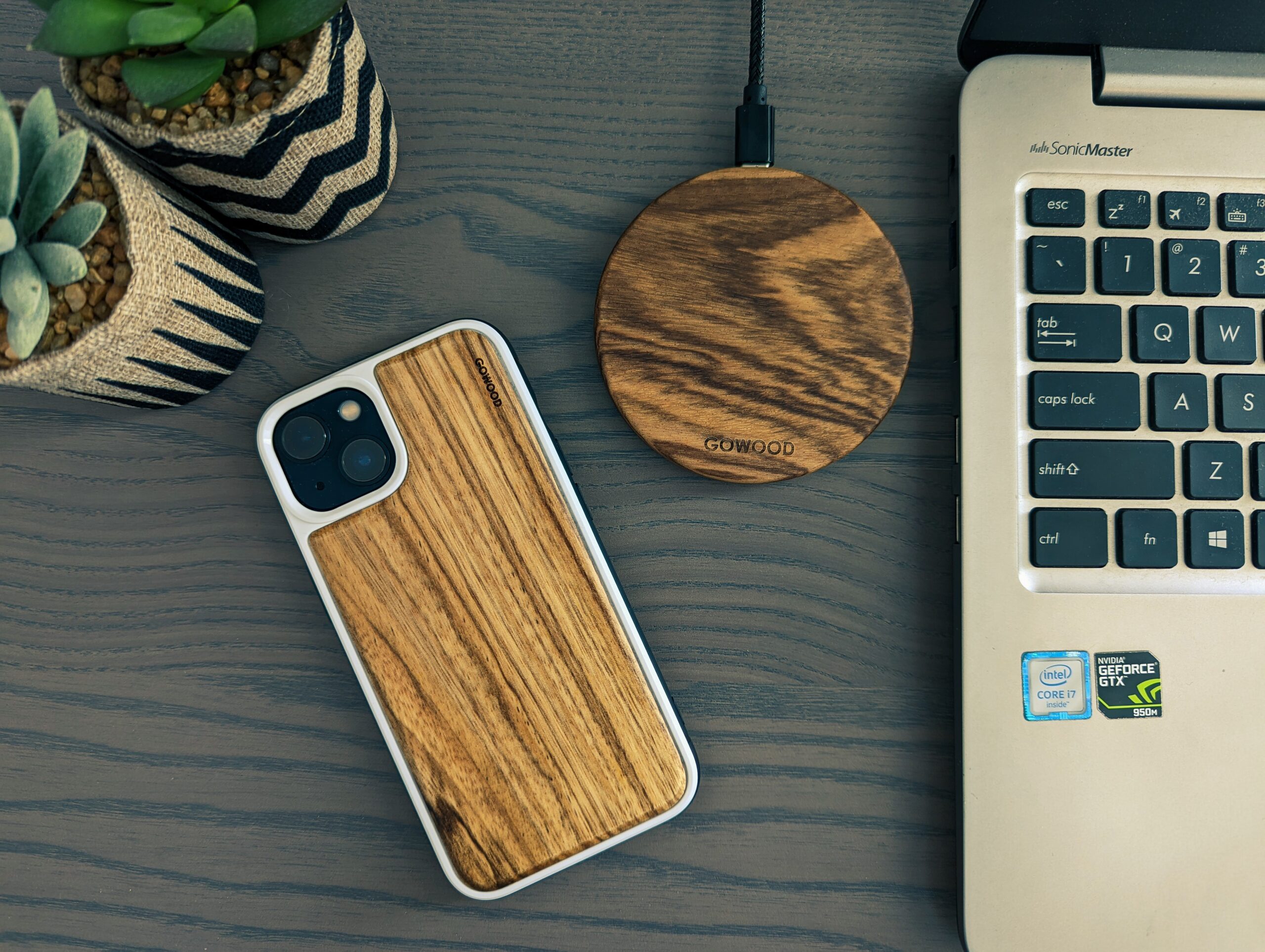 Chargeur sans fil en bois de zèbre